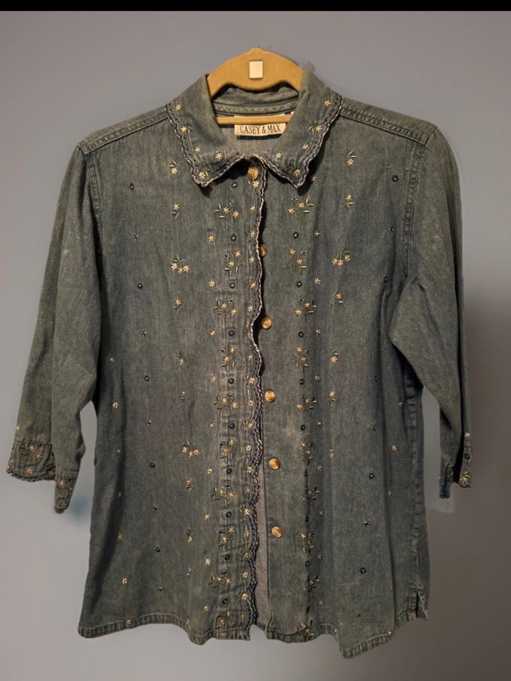 Vtg Casey & Max Denim Floral Embroidered Button Up Shirt Cottagecore Women's S